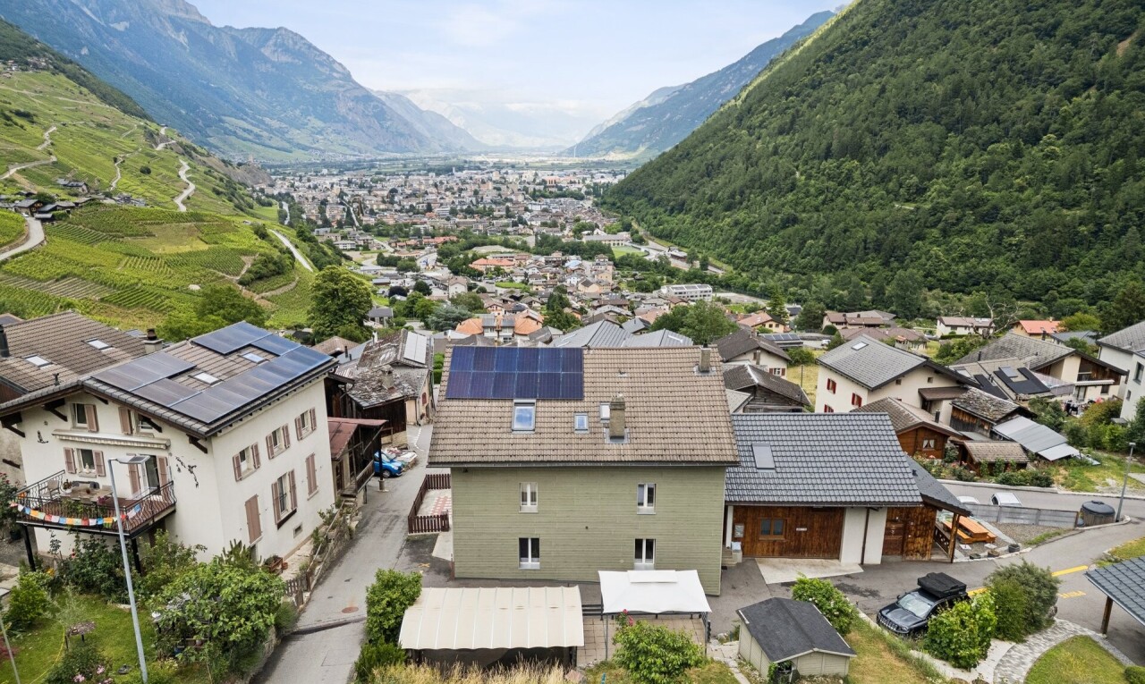 vue sur la montagne avec mountain view, vue sur la montagne, residential view, vue résidentielle, et neighborhood view