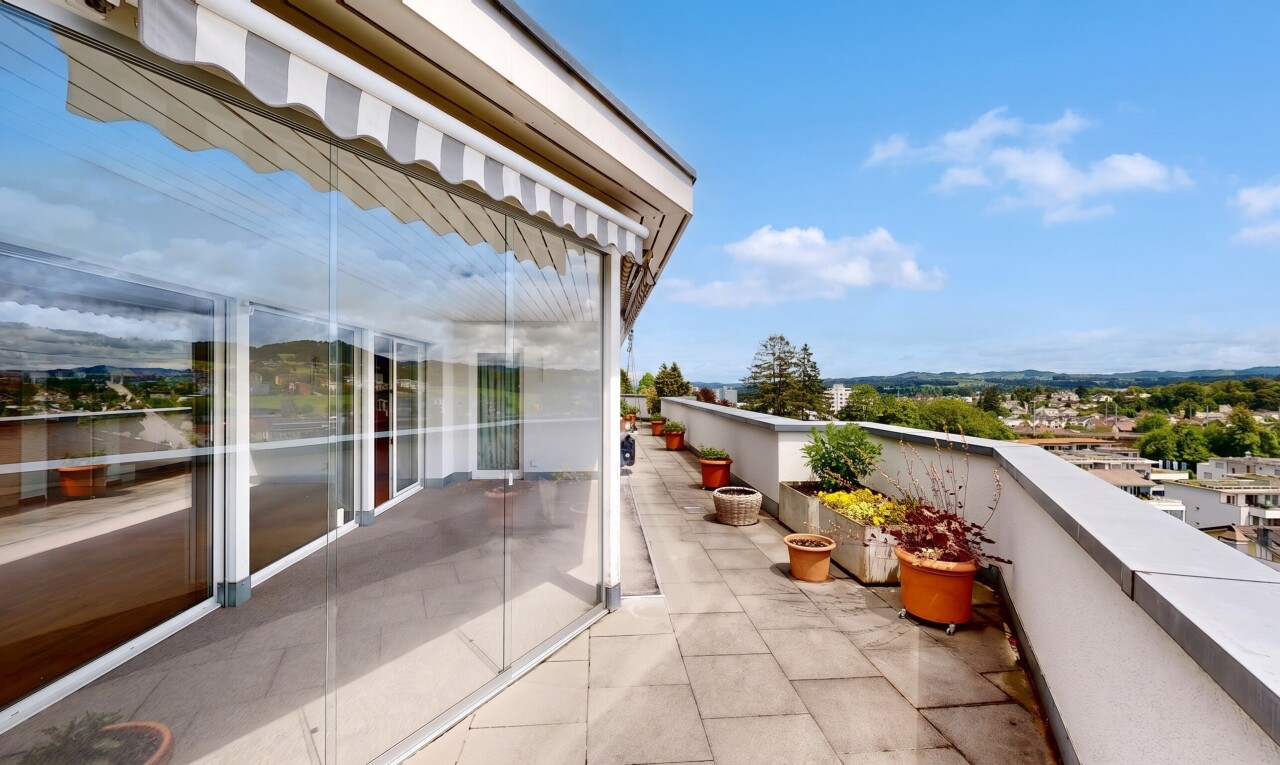 terrasse mit from property, terrasse, markise, und day time