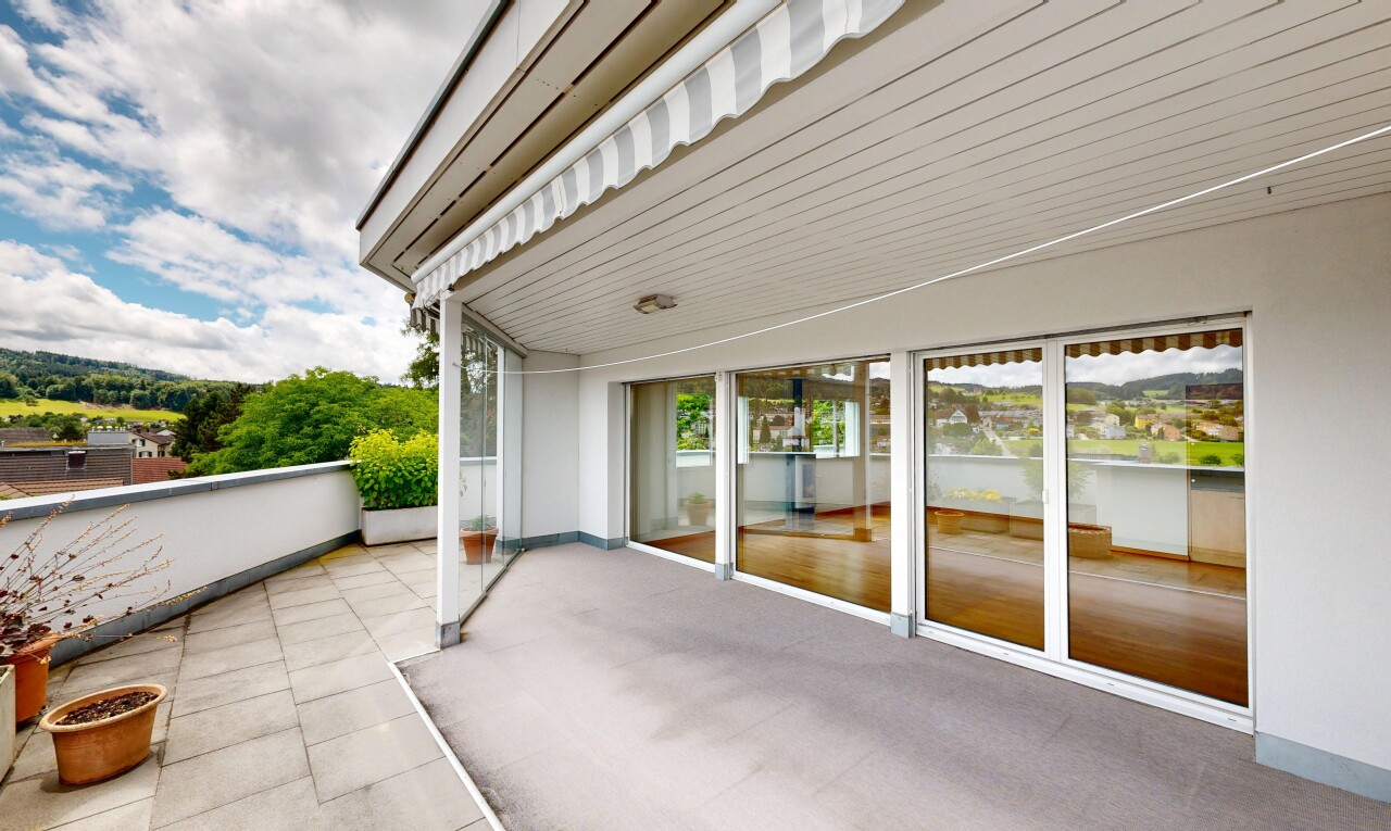 terrasse mit terrasse, markise, und from property