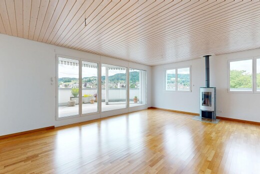 leerer raum mit wood finish floor, holzfußboden, natural light, natürliches licht, und inside property