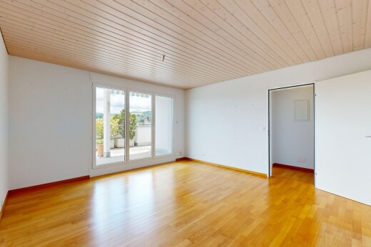 leerer raum mit natürliches licht, natural light, inside property, holzfußboden, und wood finish floor