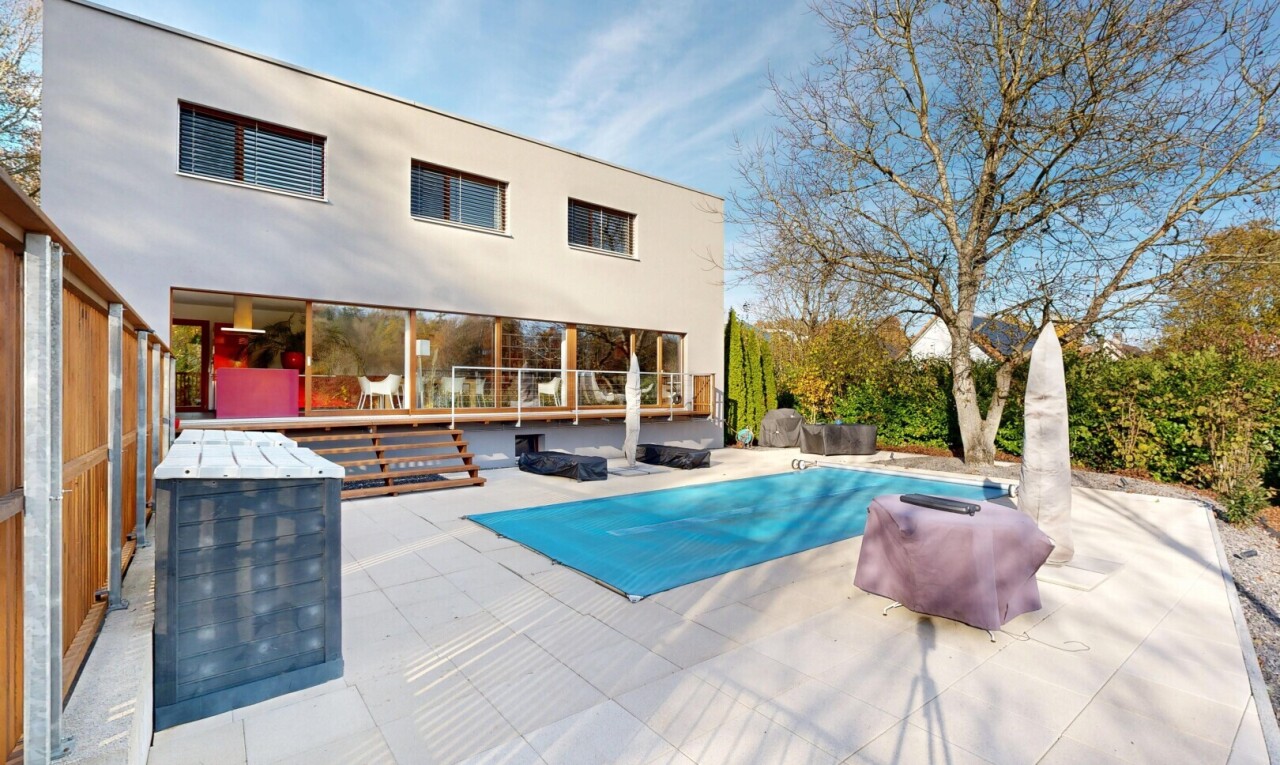 piscine avec terrasse, piscine, from property, et day time