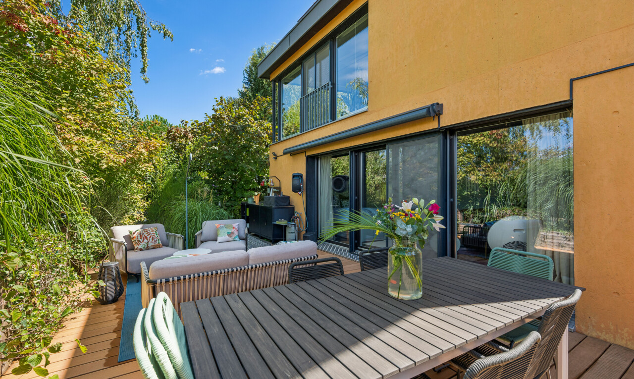 terrasse avec terrasse, espace de vie extérieur, day time, from property, et coin repas extérieur
