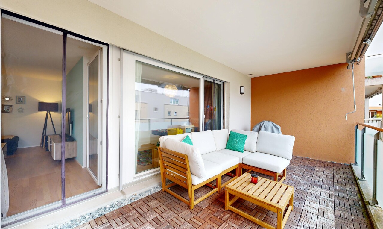 terrasse avec espace de vie extérieur