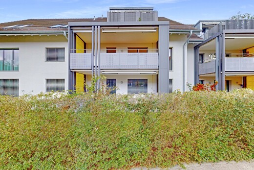 außenansicht mit stuckverkleidung, day time, und property visible