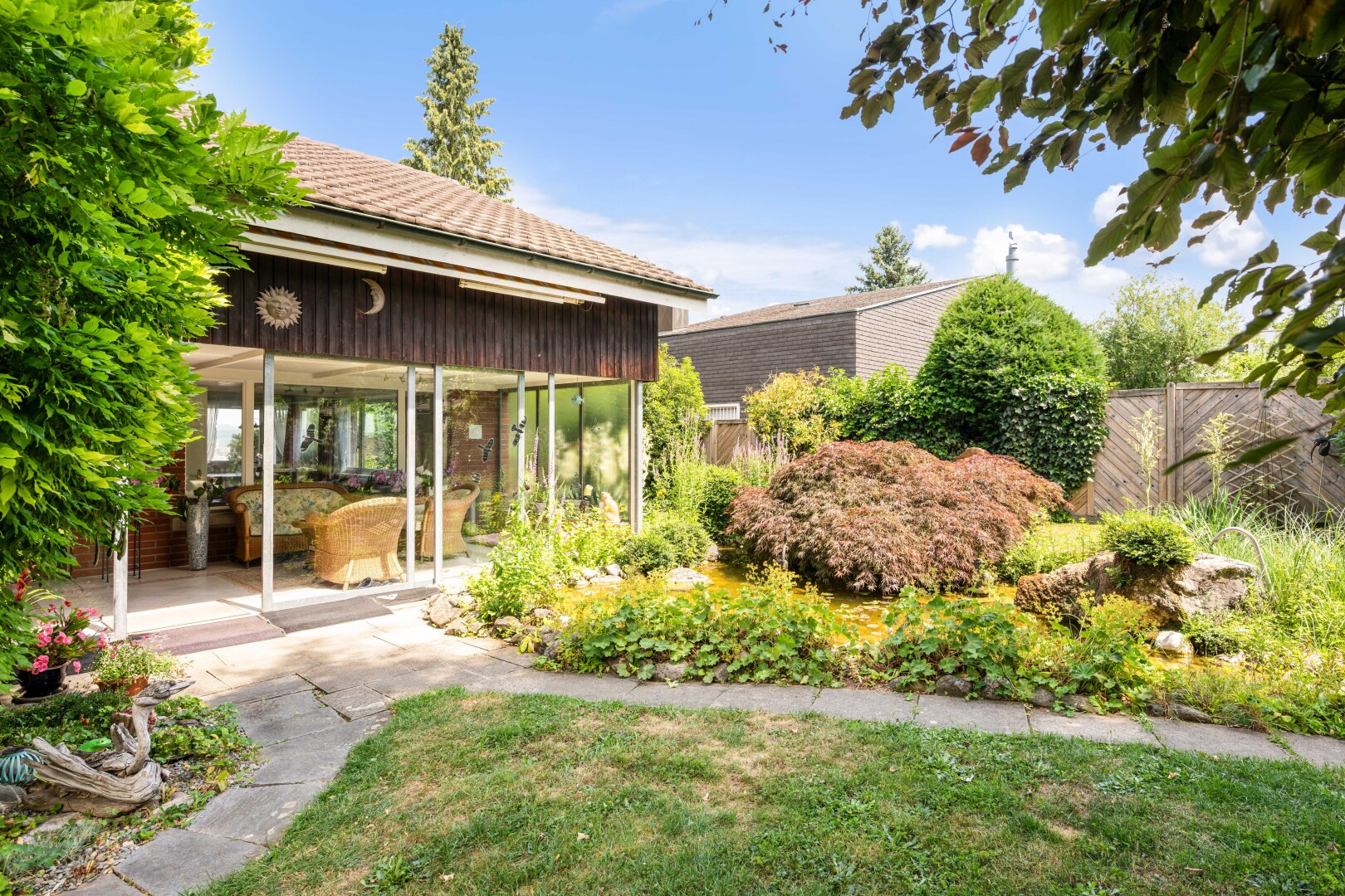 garten mit from property, zaun, day time, und property visible