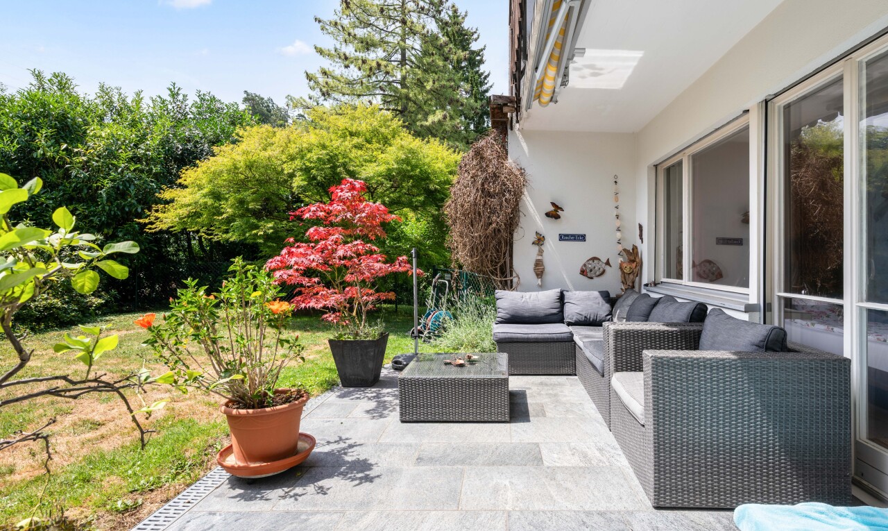 terrasse mit terrasse, wohnraum im freien, from property, und day time