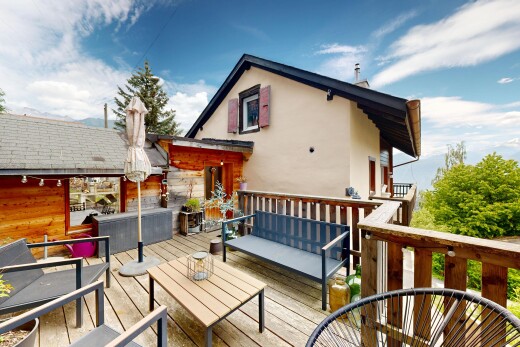 view of wooden deck with an outdoor lounge area