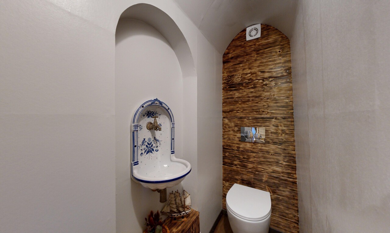 view of half bath