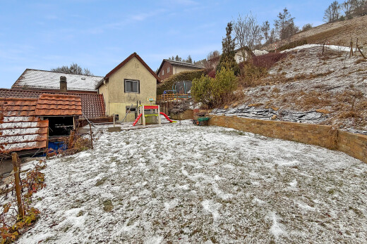 façade avec day time, snow, et from property