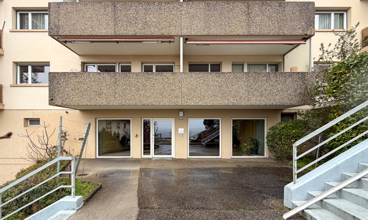 extérieur du bâtiment avec vue sur le complexe d'appartements, apartment complex view, et from community
