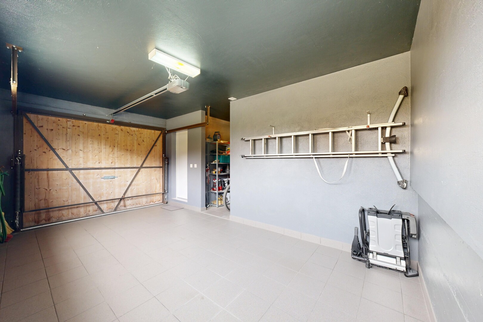terrasse avec inside property