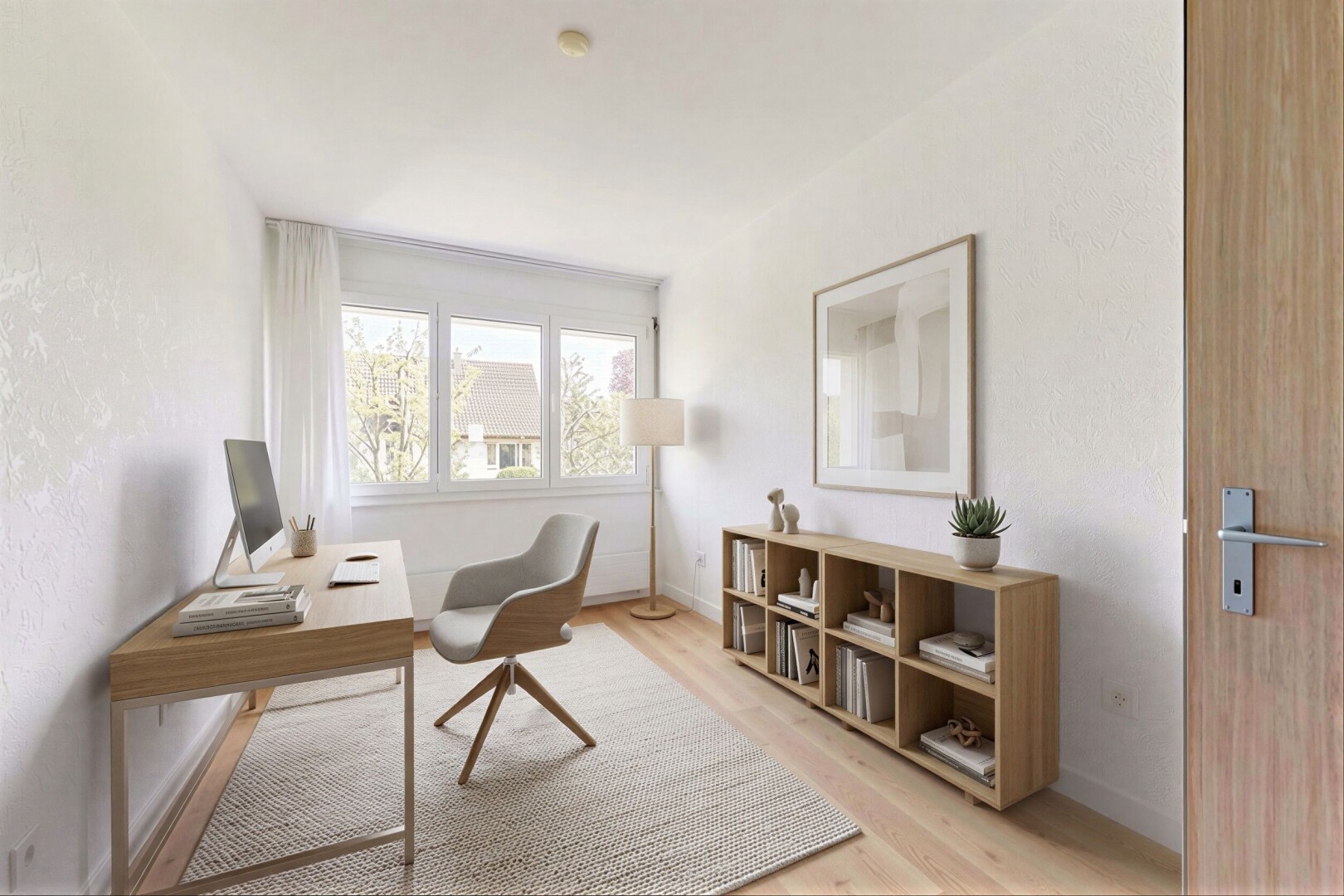 büro mit bürobereich, inside property, holzfußboden, wood finish floor, und natürliches licht