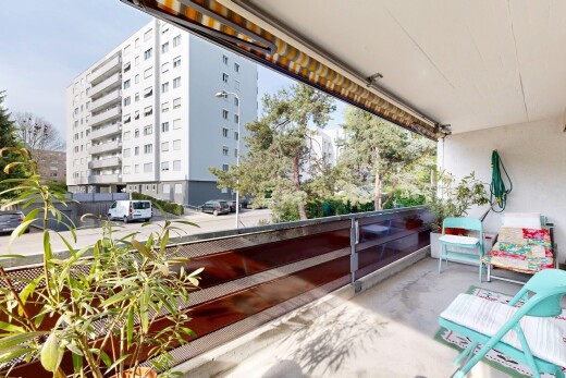 balcon avec apartment complex view, day time, from property, et balcon