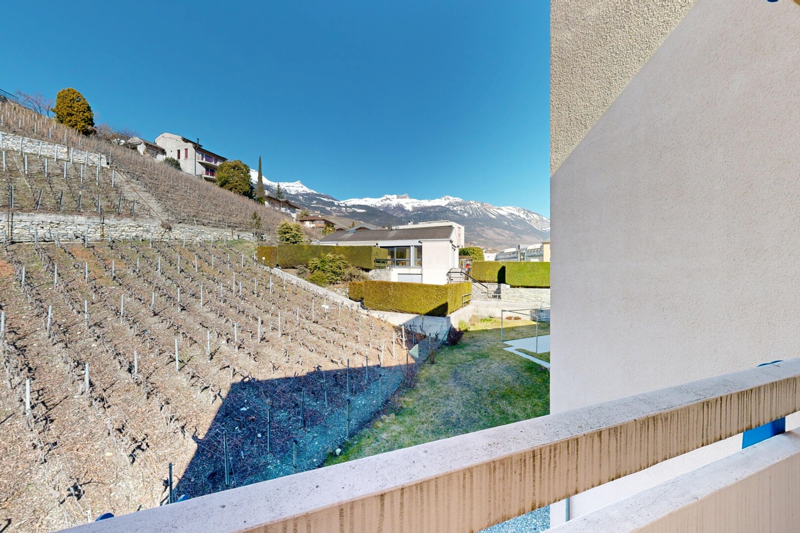 äußeresraum mit from property, balkon, day time, blick auf die berge, und mountain view