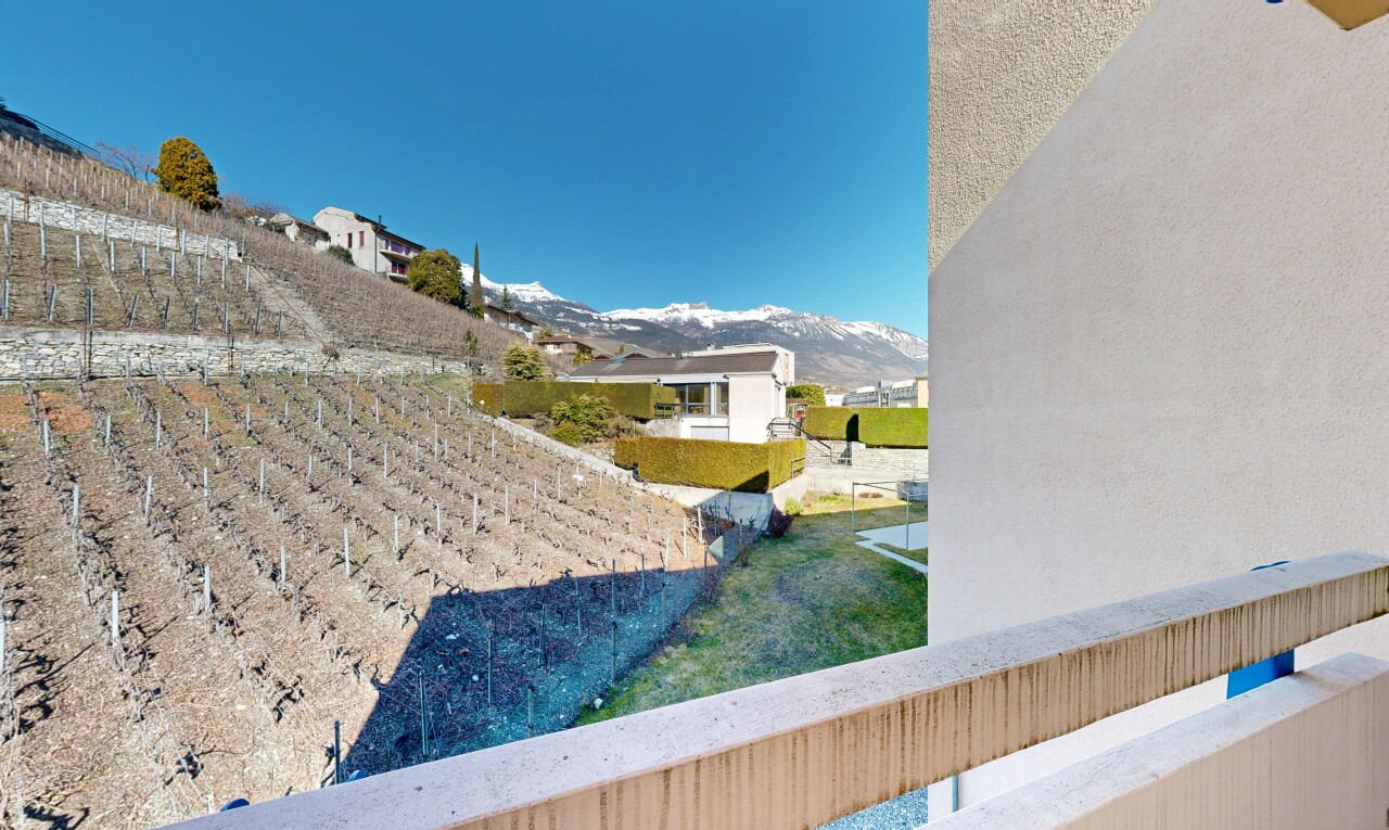 äußeresraum mit from property, balkon, day time, blick auf die berge, und mountain view