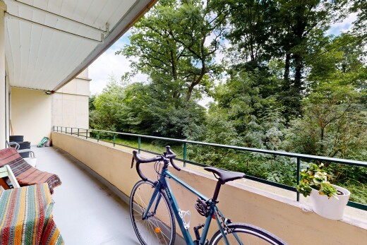 balcon avec balcon, from property, et day time