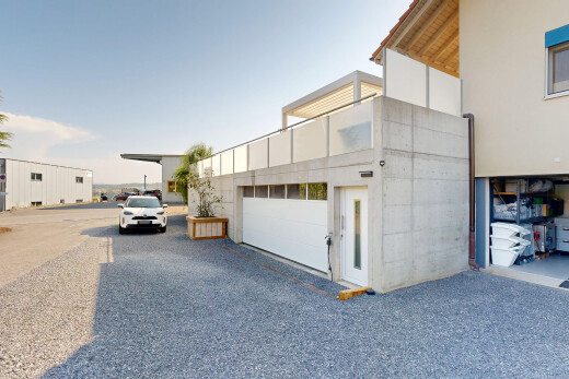 façade avec day time et garage