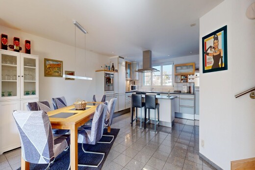 esszimmer mit gipskartonwand, drywall, inside property, natürliches licht, und natural light