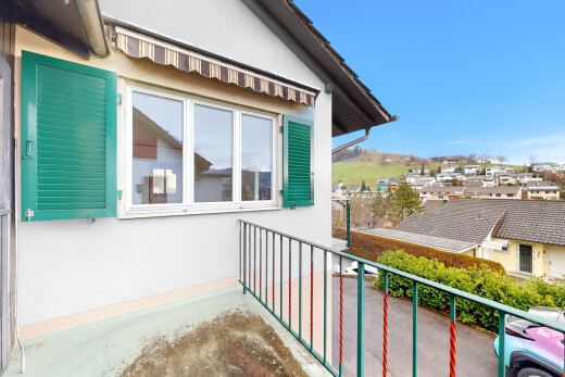 balkon mit balkon, from property, und day time