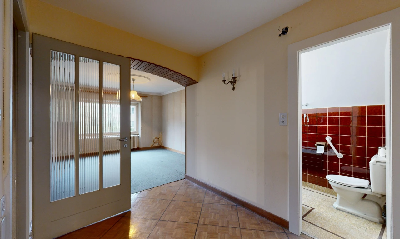 pièce vide avec drywall, cloison sèche, baseboards wall, plinthes murales, et inside property