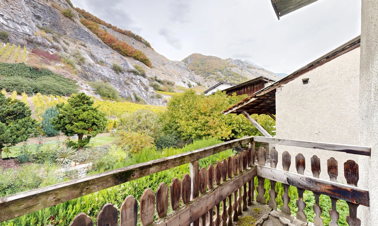balcon avec vue sur la montagne, mountain view, overcast, from property, et view focus