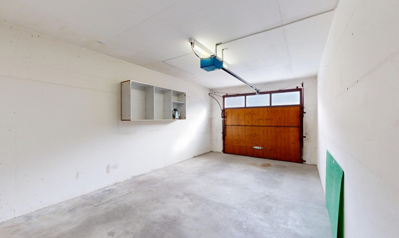 parking avec inside property