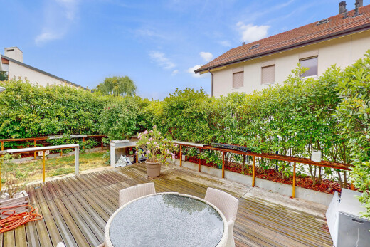 terrasse mit day time, deck, essbereich im freien, und from property