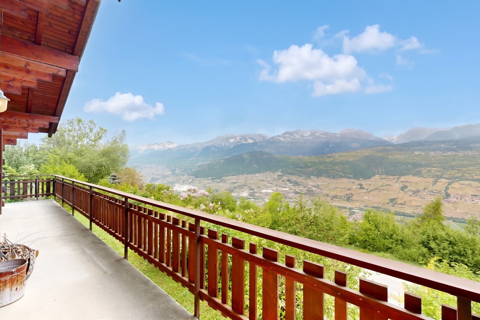 balcon avec mountain view, vue sur la montagne, from property, day time, et terrasse