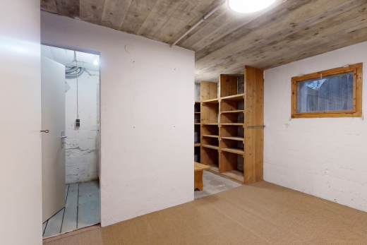 pièce vide avec sous-sol, inside property, carpet, et moquette