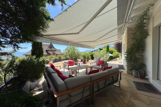 terrasse avec auvent, terrasse, day time, et espace de vie extérieur