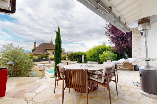 terrasse avec terrasse, coin repas extérieur, et from property