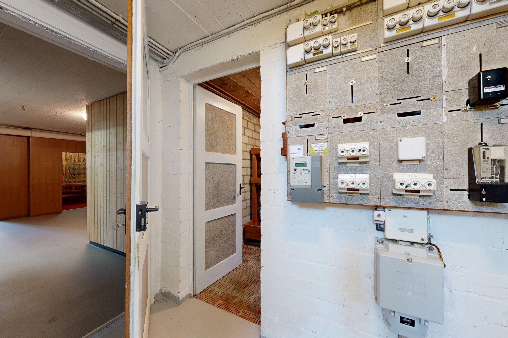hallway featuring concrete floors