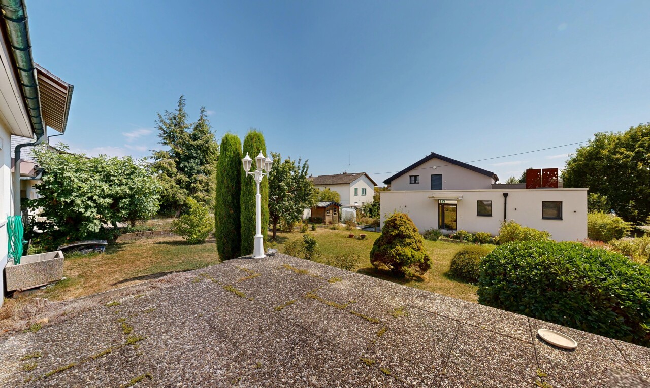 view of garden