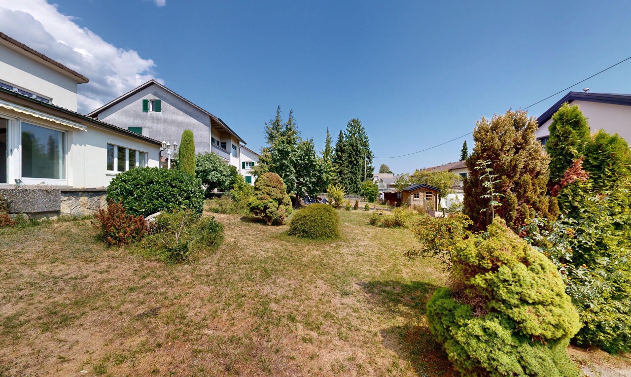 view of garden