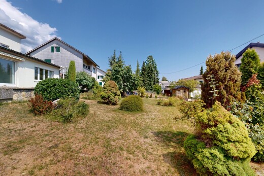 view of garden