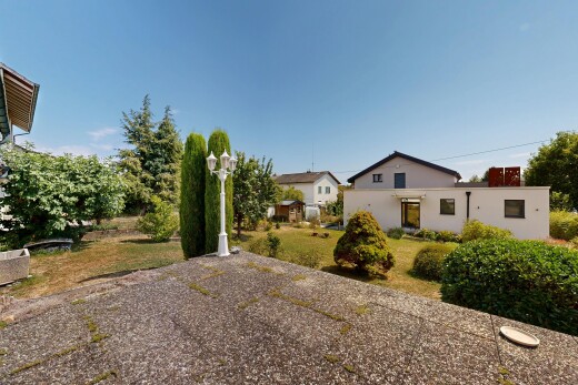 jardin avec day time et from property