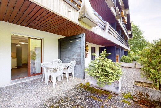 terrasse avec property visible, balcon, coin repas extérieur, et overcast