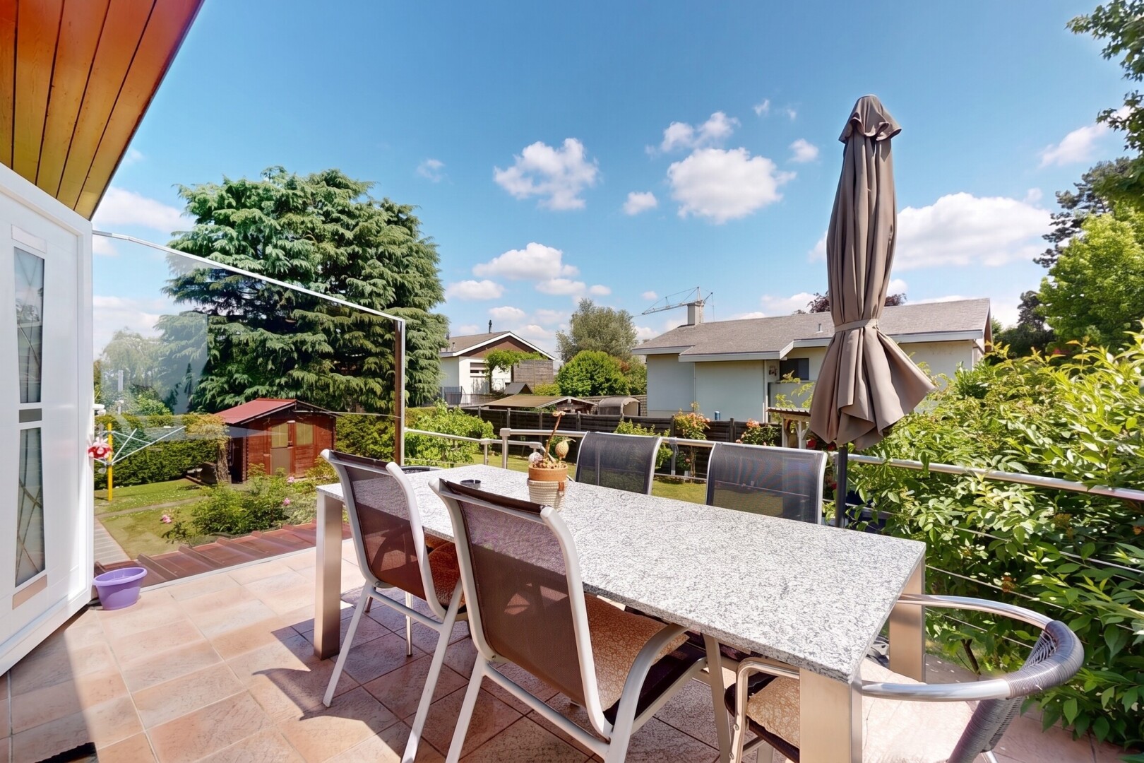 terrasse avec terrasse, day time, from property, et coin repas extérieur