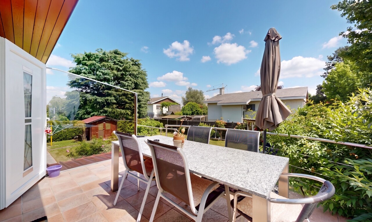 terrasse avec terrasse, day time, from property, et coin repas extérieur