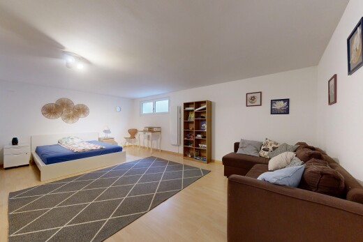 wohnzimmer mit holzfußboden, wood finish floor, inside property, gipskartonwand, und drywall