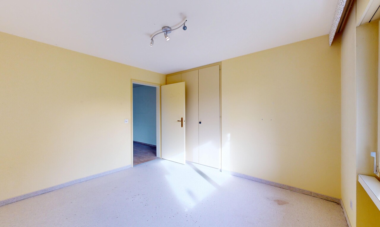 pièce vide avec cloison sèche, drywall, inside property, plinthes murales, et baseboards wall
