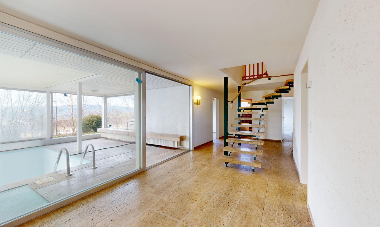 pièce vide avec inside property, lumière naturelle, natural light, cloison sèche, et drywall