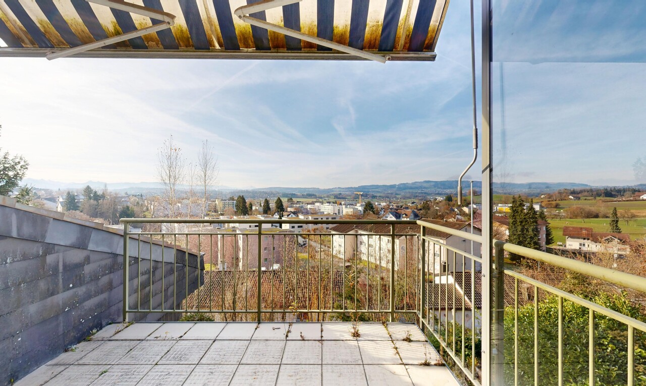 balcon avec day time, from property, et terrasse