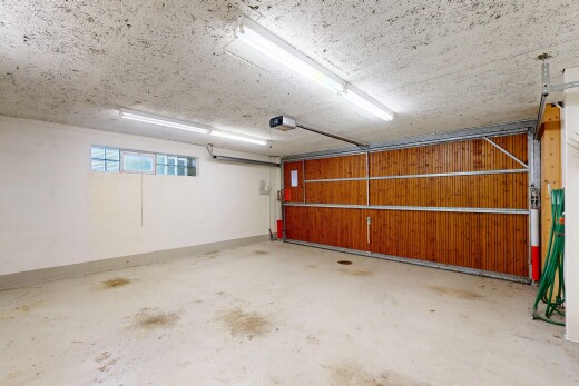 parking avec inside property