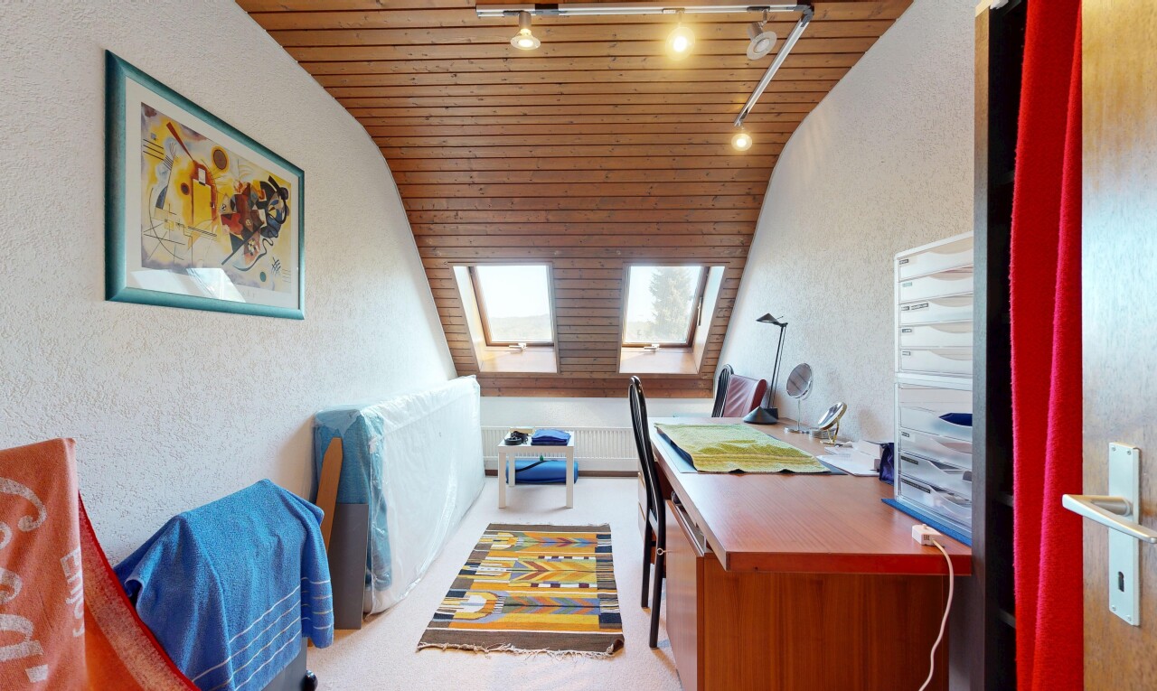 küche mit textured wall, strukturierte wand, vaulted ceiling, dachschräge, und wood ceiling