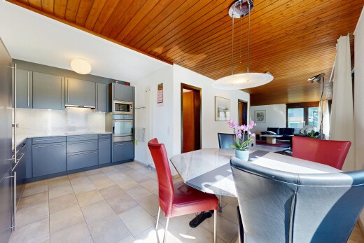 salle à manger avec inside community, wood ceiling, plafond en bois, backsplash, et drywall