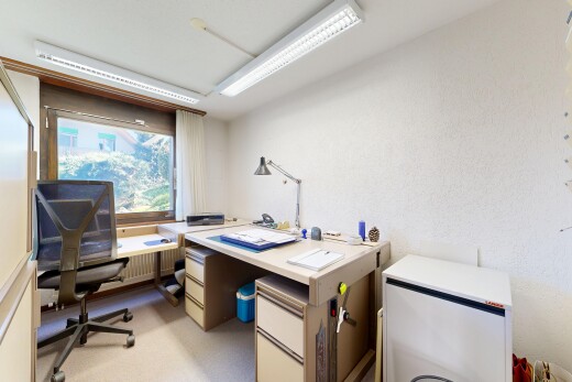 büro mit light floor, chest freezer, inside property, natural light, und natürliches licht