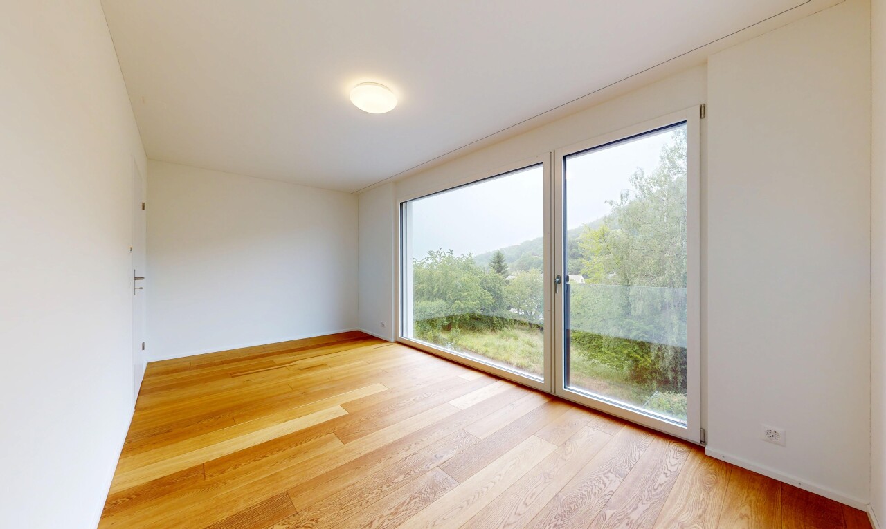 leerer raum mit inside property, gipskartonwand, drywall, natürliches licht, und natural light