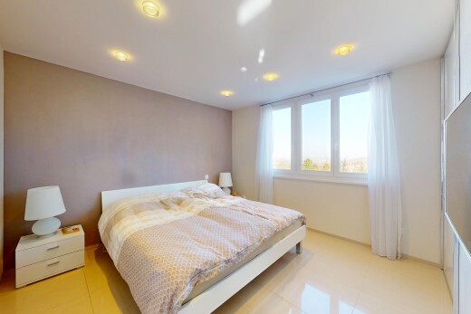 zimmer / schlafzimmer mit natürliches licht und gipskartonwand